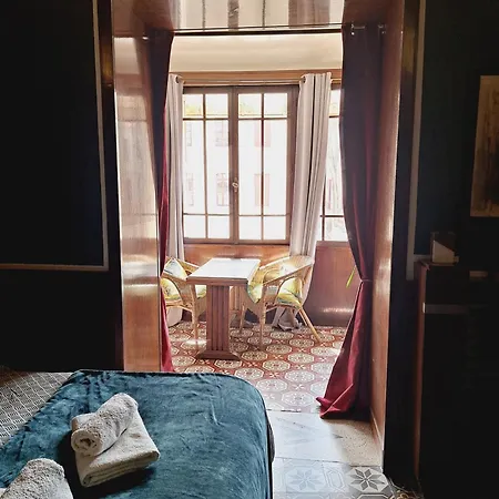 Le Jaures Apartment